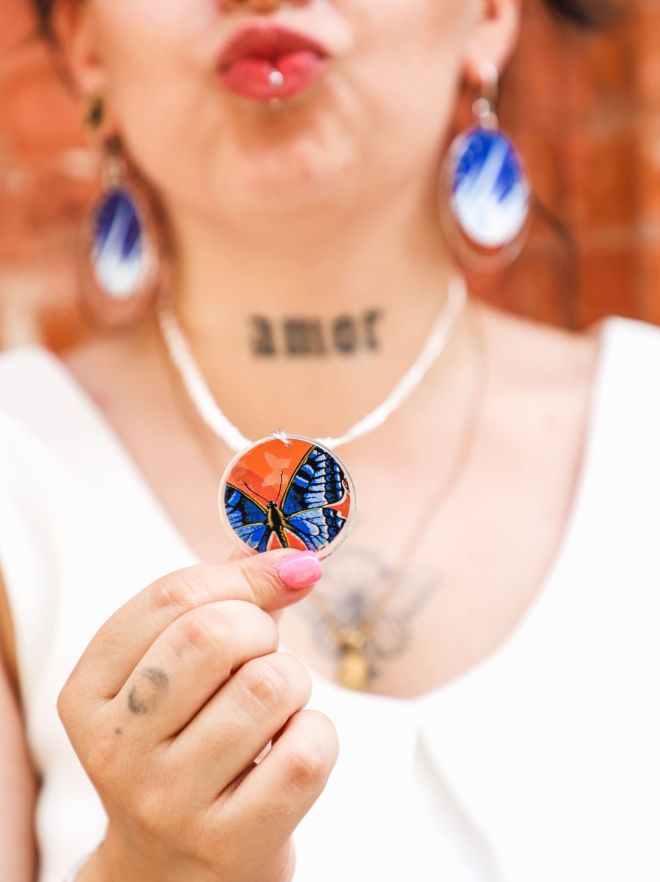 Collier Anaïs motif Mariposa en canette recyclée, finition argentée